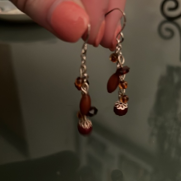 Brown/orange dangle beaded earrings - Picture 3 of 3